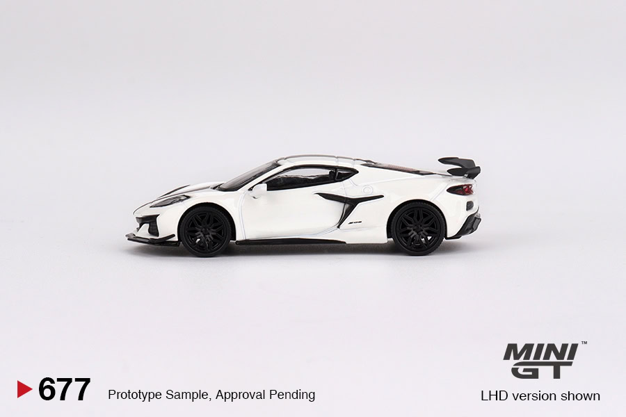 1:64 Chevrolet Corvette Z06 Arctic White - obrazek 5