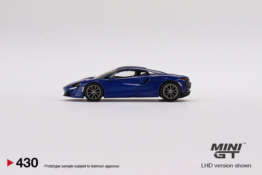 1:64 McLaren Artura Volcano Blue LIMITED 1 OF 3000 - obrazek 6