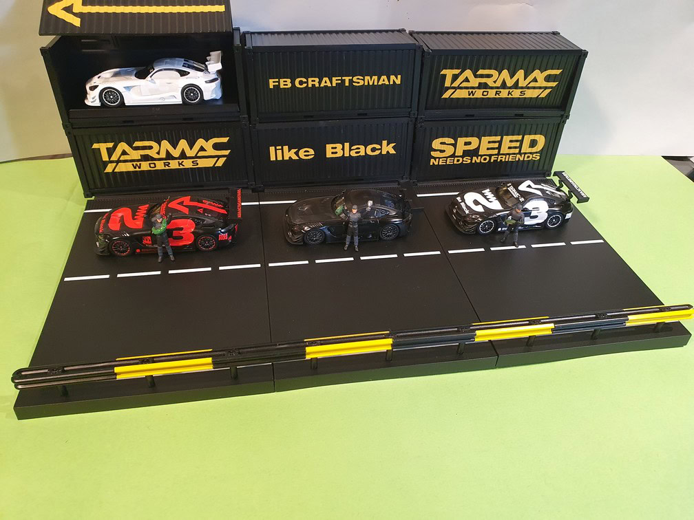 1:64 DIORAMA PIT LANE MERCEDES AMG GT3 - obrazek 5