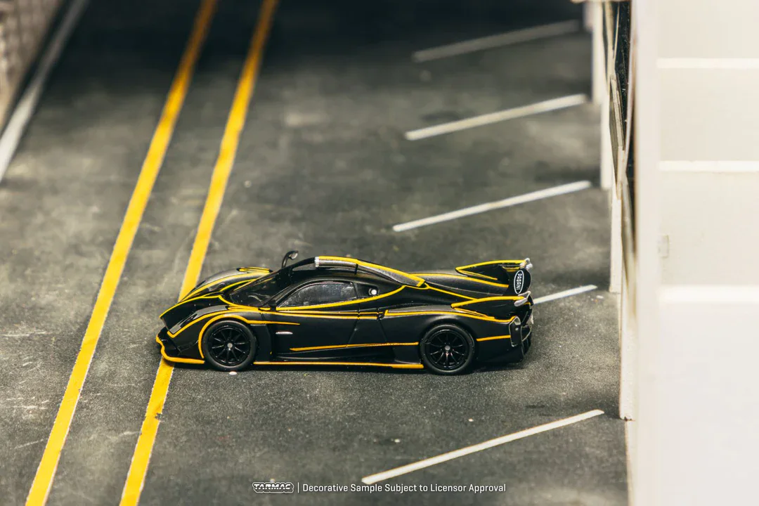 1:64 Pagani Huayra R Matt Black / Silver - obrazek 7