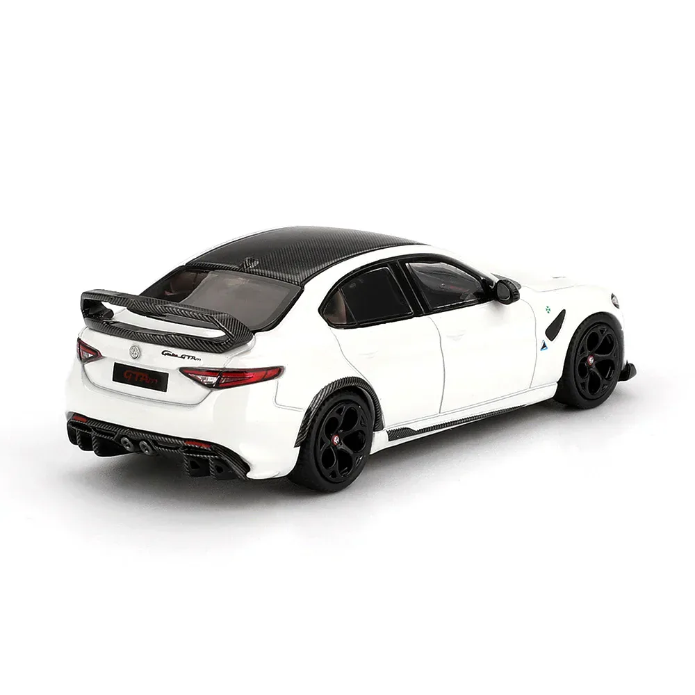 1:64 Alfa Romeo Giulia GTAm White - obrazek 5
