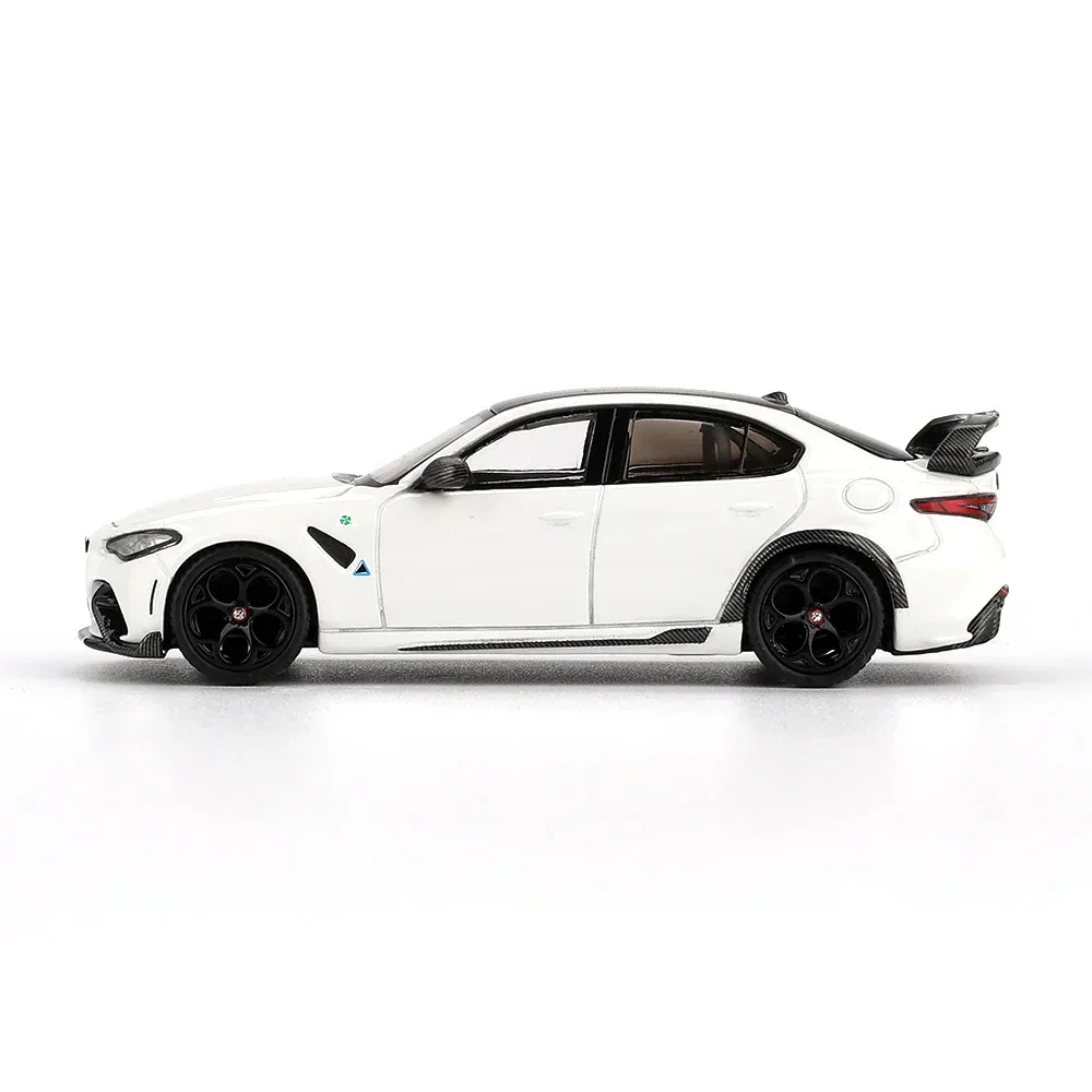 1:64 Alfa Romeo Giulia GTAm White - obrazek 4