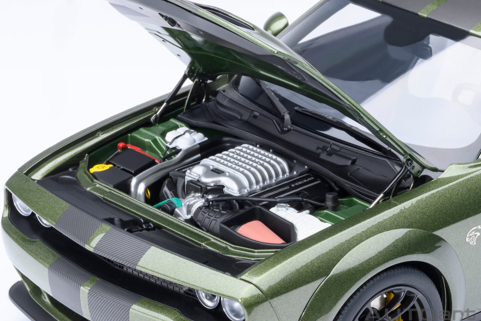 1:18 Dodge Challenger SRT JAILBREAK 2022 (F8 Green) - obrazek 16