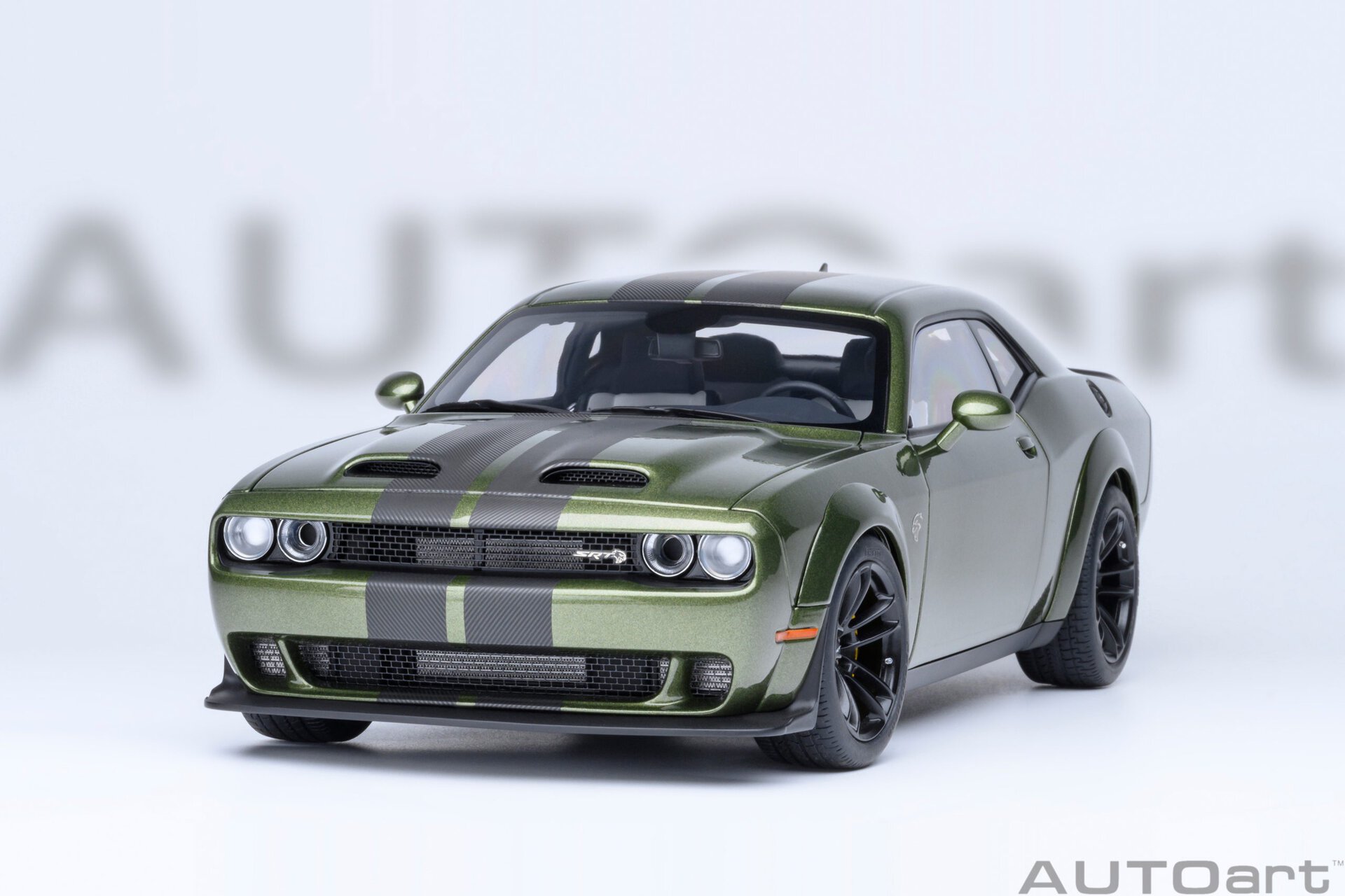 1:18 Dodge Challenger SRT JAILBREAK 2022 (F8 Green) - obrazek 5