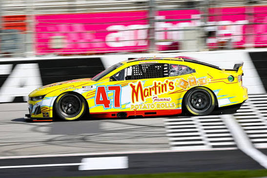 1:64 Ricky Stenhouse Jr #47 Martin’s Famous Potato Rolls 2025 Chevrolet - obrazek 2
