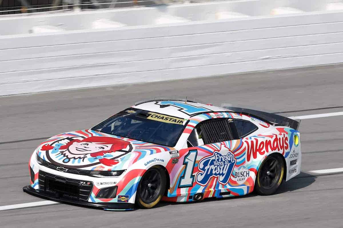 1:64 Ross Chastain #1 Wendy’s Frosty 2025 Chevrolet - obrazek 2