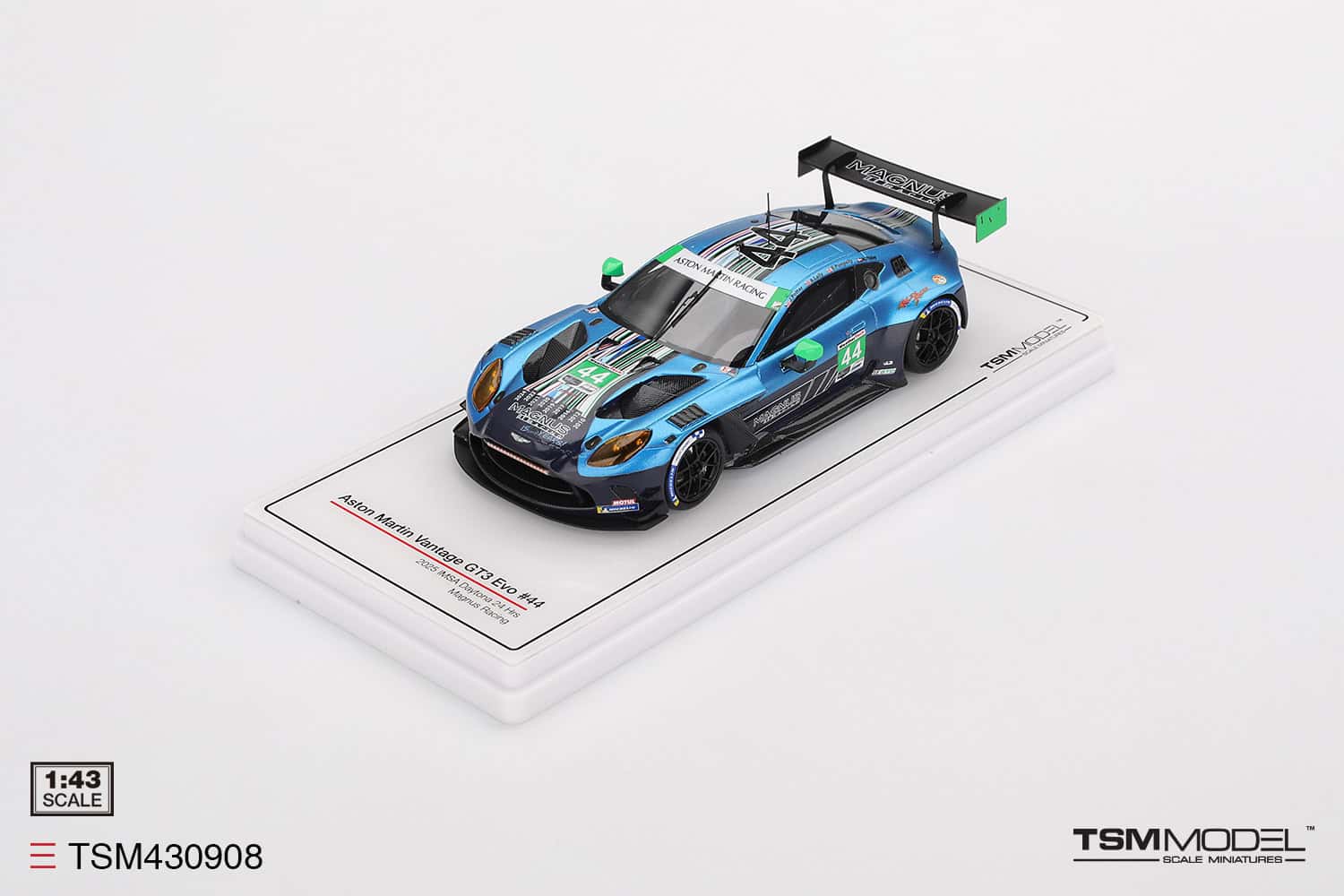 1:43 Aston Martin Vantage GT3 Evo #44 2025 IMSA Daytona 24 Hrs Magnus Racing - obrazek 2
