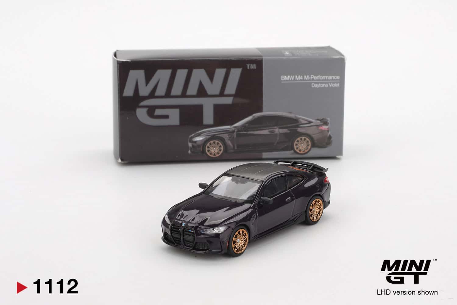 1:64 BMW M4 M-Performance Daytona Violet - obrazek 2
