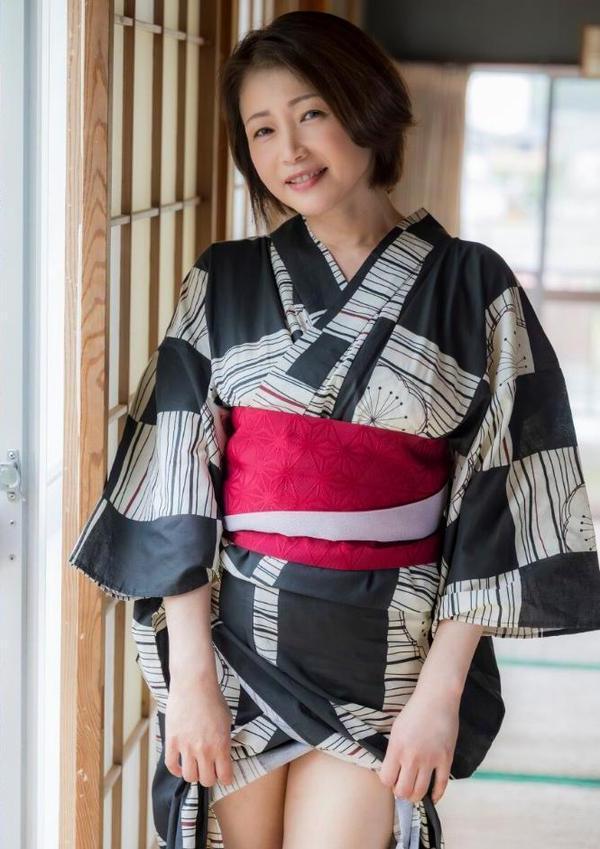 友田真希写真集『真希』 hitomiエロ漫画raw(同人誌)無料サンプル画像008