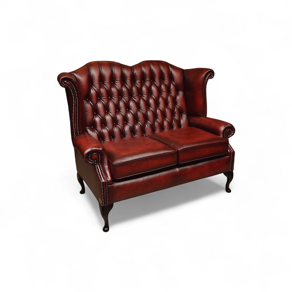 google-chesterfield_highback_classic_sofa_queen_anne_scroll_ossebloed_rood_red_twee_persoons-Photoroom