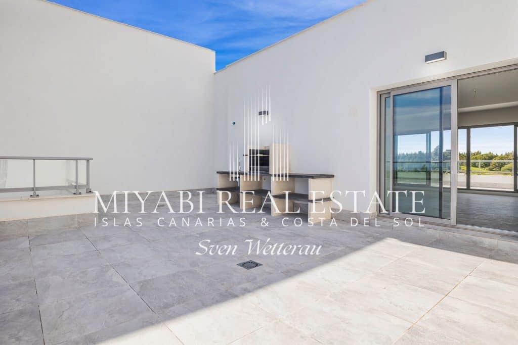 Ático en venta en Mijas, Costa del Sol: un estilo de vida de primera clase.
