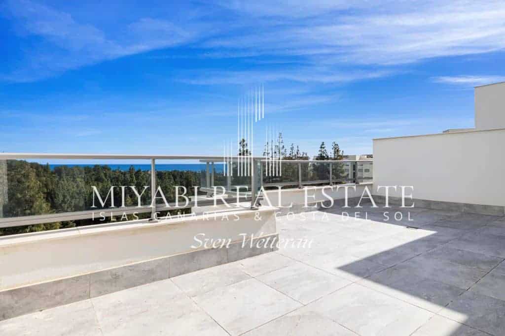 Ático en venta en Mijas, Costa del Sol: un estilo de vida de primera clase.