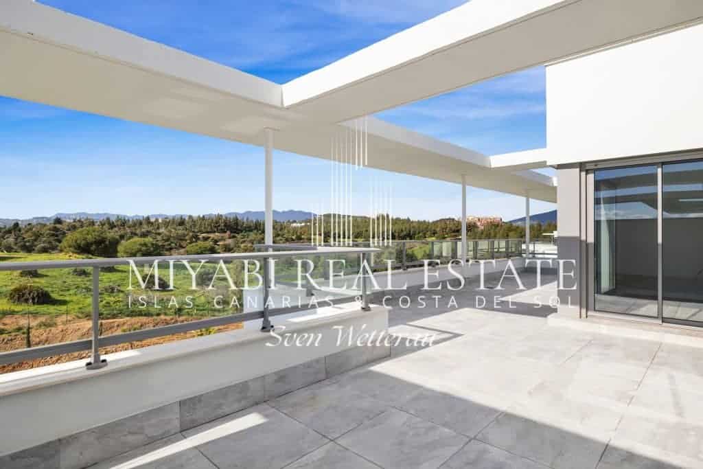 Ático en venta en Mijas, Costa del Sol: un estilo de vida de primera clase.