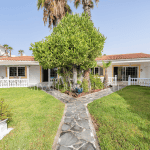 Residential complex with garden and swimming pool in Playa del Inglés
