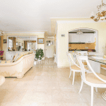 Residential complex with garden and swimming pool in Playa del Inglés