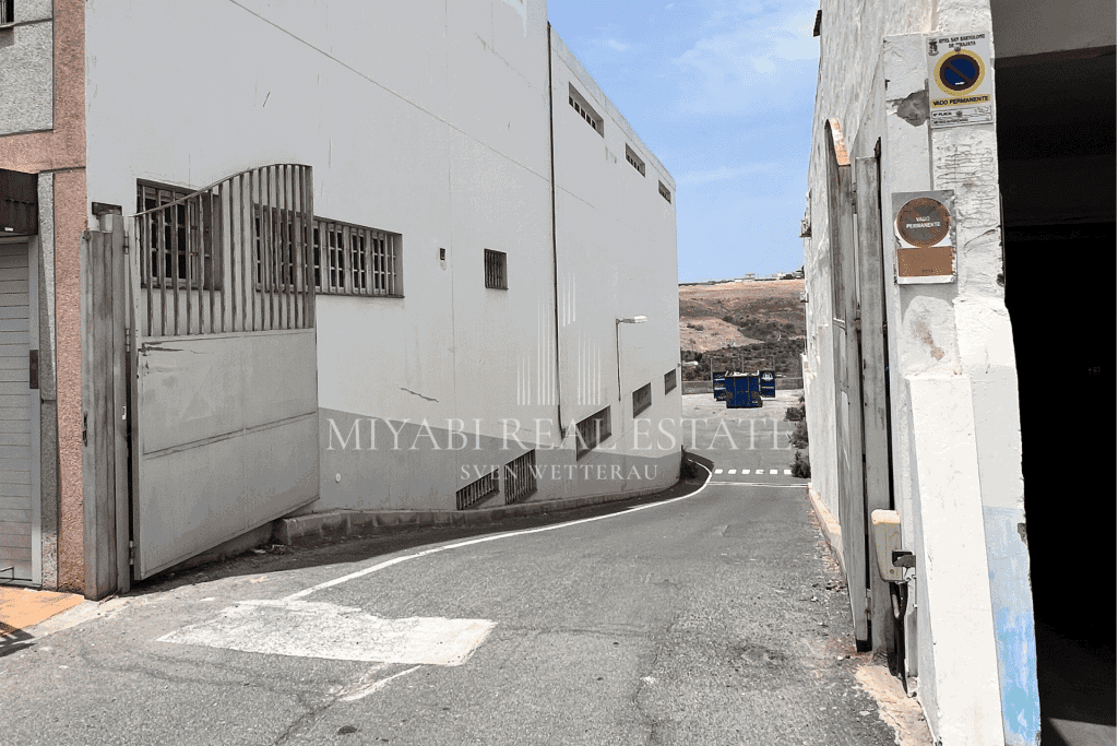 Warehouse for Rent in Maspalomas – 996 m² Industrial Space with Flexible Options in El Tablero