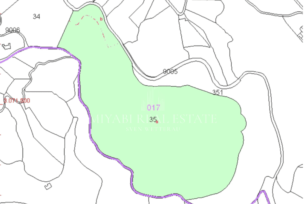 Parcela de 268.553 m² en una colina con vistas al campo de golf Meloneras, ideal para una futura construcción de lujo.