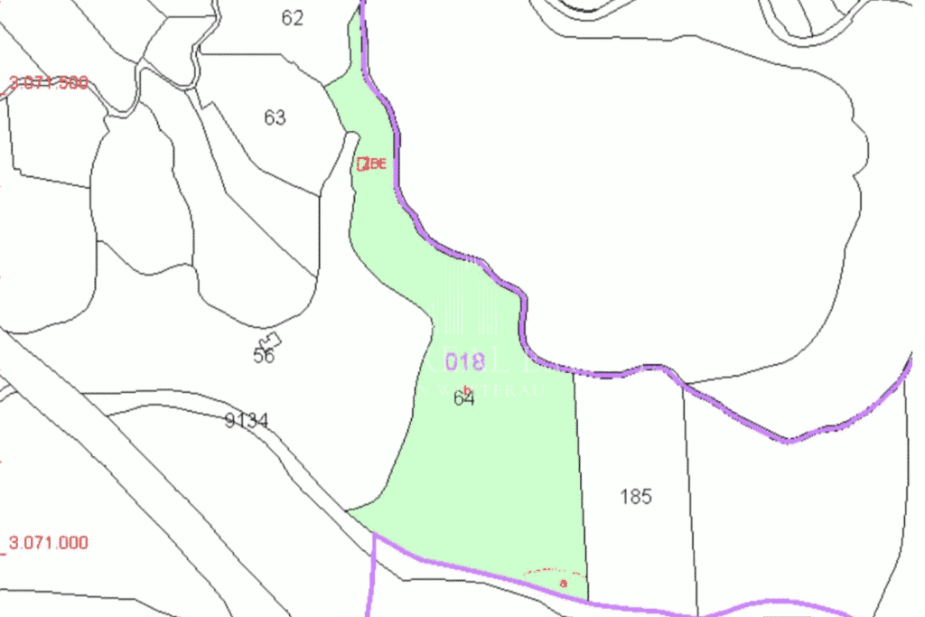 Parcela de 268.553 m² en una colina con vistas al campo de golf Meloneras, ideal para una futura construcción de lujo.
