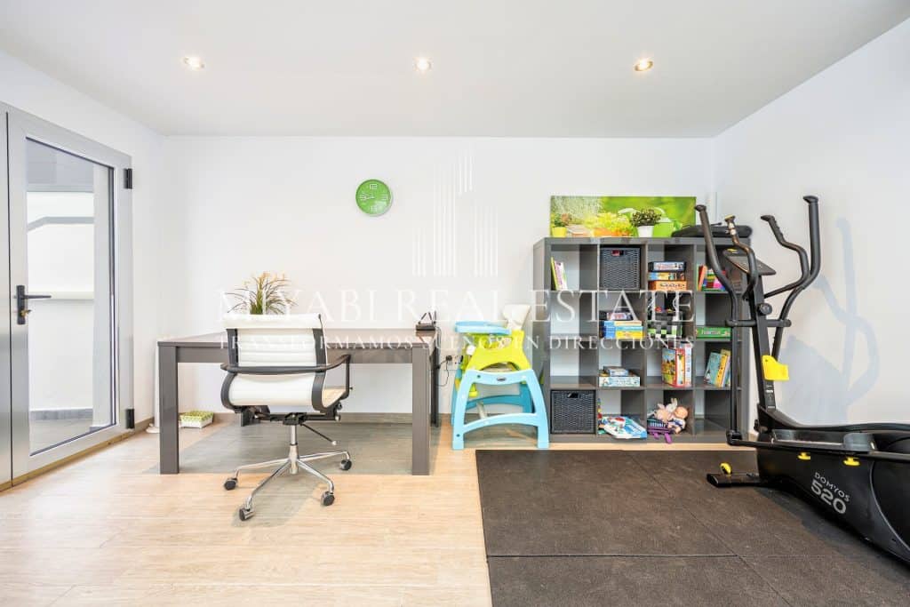 Fully Renovated 145 m² Apartment with Sea & City Views in Las Palmas de Gran Canaria
