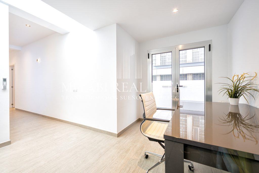 Fully Renovated 145 m² Apartment with Sea & City Views in Las Palmas de Gran Canaria