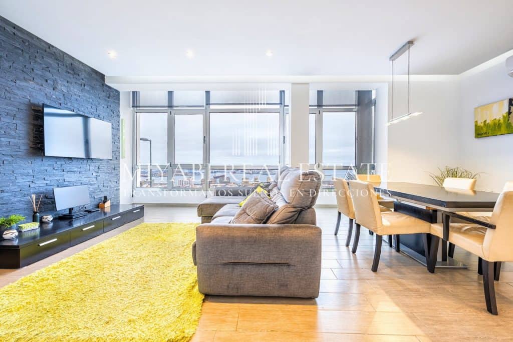 Fully Renovated 145 m² Apartment with Sea & City Views in Las Palmas de Gran Canaria