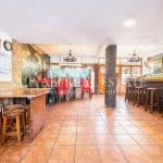Restaurante con historia en Playa del Inglés – amplia terraza junto a piscina