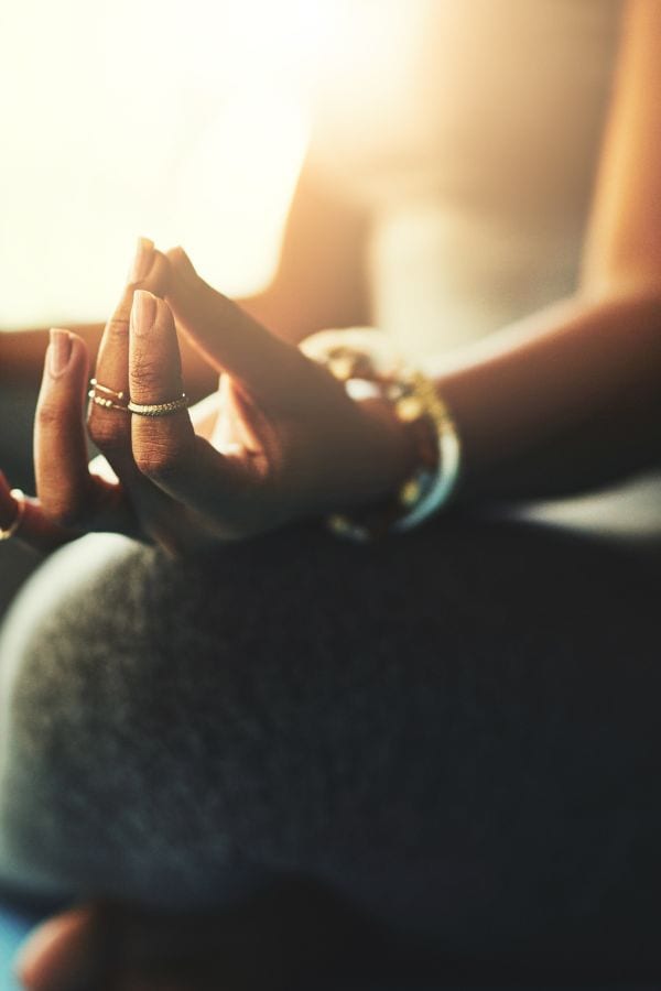 how does meditation work