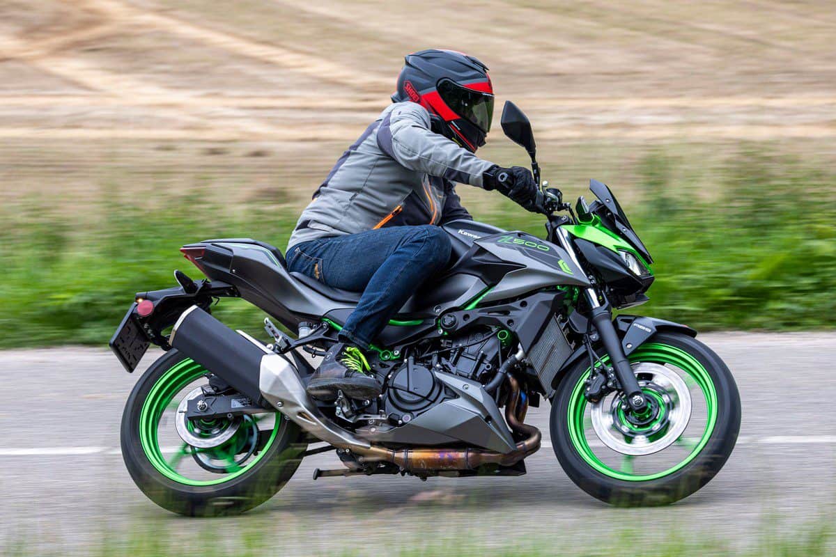 Gratis online lezen: oud tegen nieuw Kawasaki Z500 - Z400