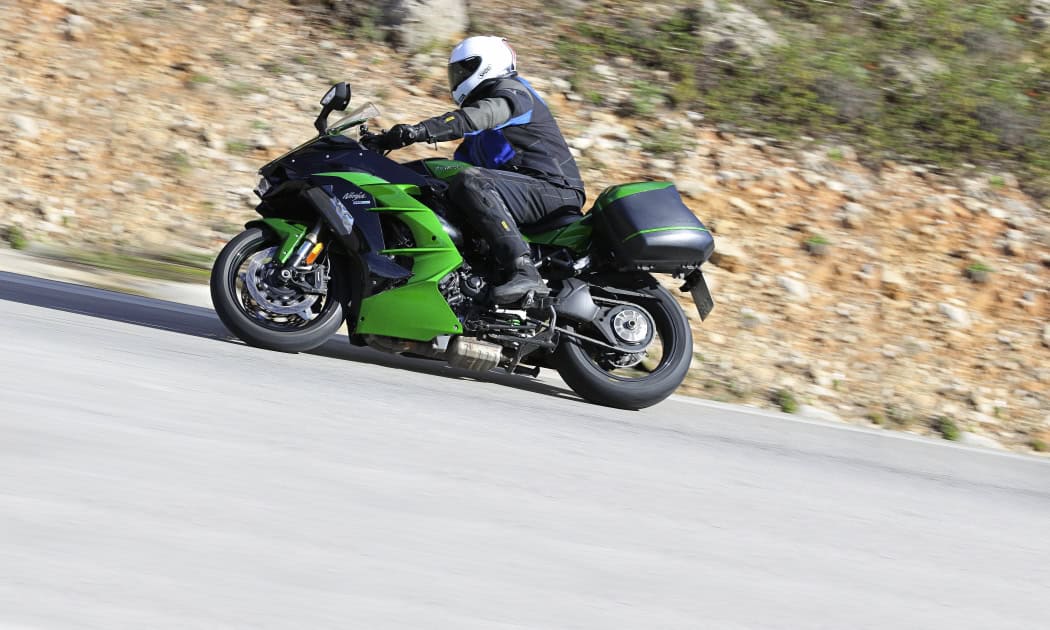 Kawasaki Ninja H2SX SE: Onder (in)druk