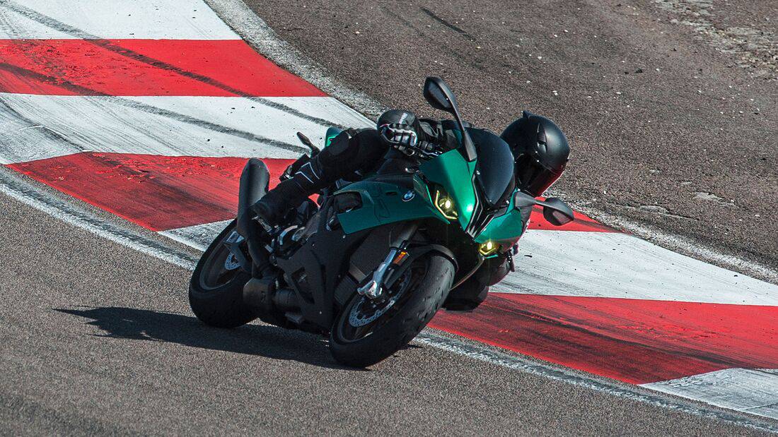 Dit zijn de 9 snelsten van 100 naar 140 km/uur!