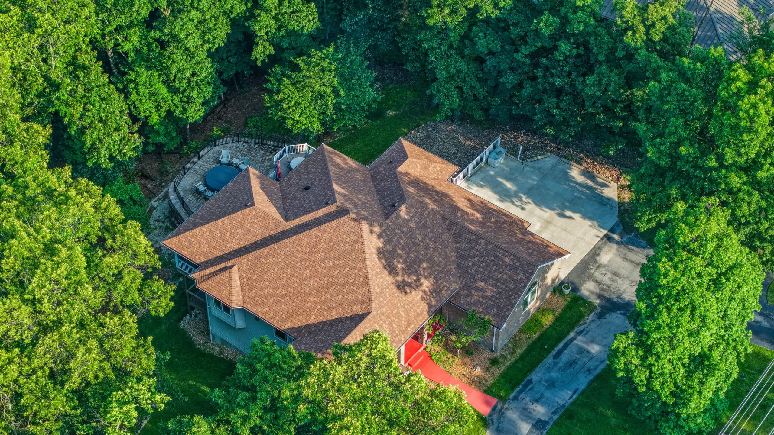 High-quality roofing installation and repair by Midwest Roofing experts. Protect your home with dura.