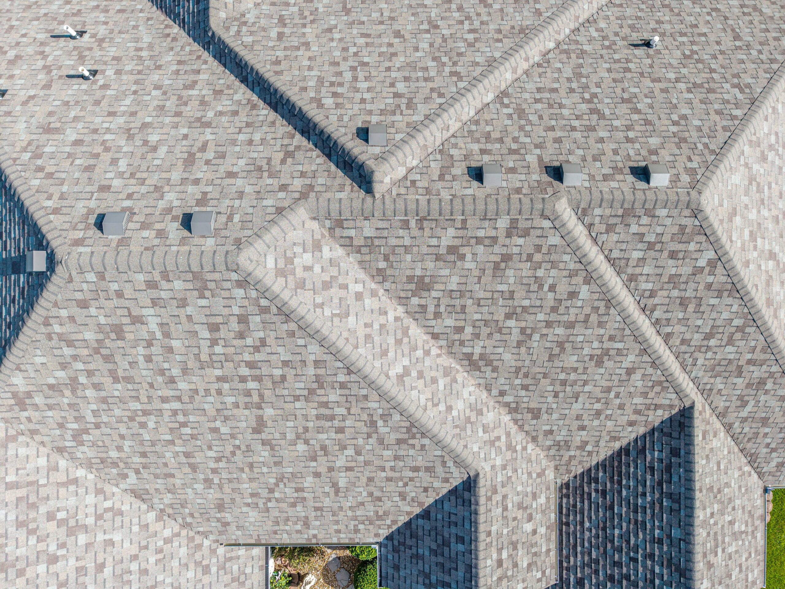 A detailed view of a new asphalt shingle roof in Lebanon, MO.