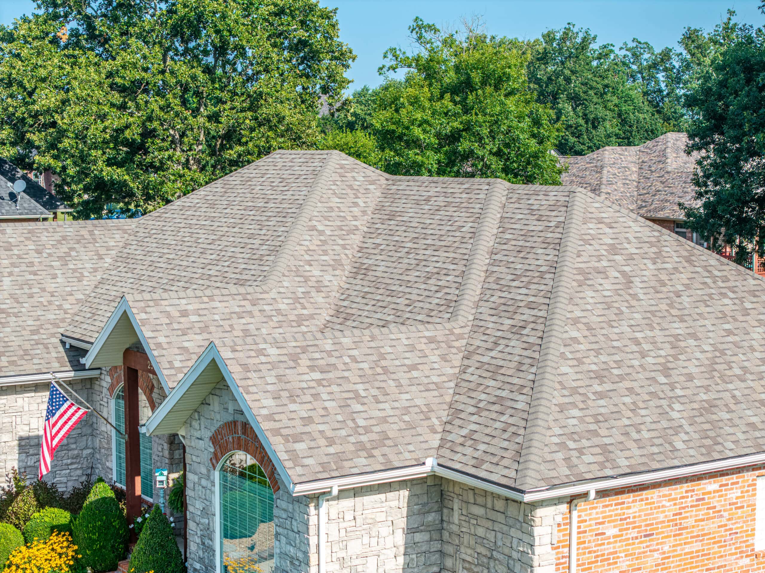 New asphalt shingle roof on a residential home in Lebanon, MO.