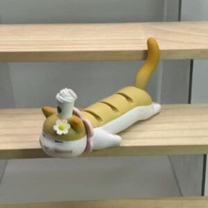 Starbucks 2022 China Sakura Cable Manager Cat Display Toy