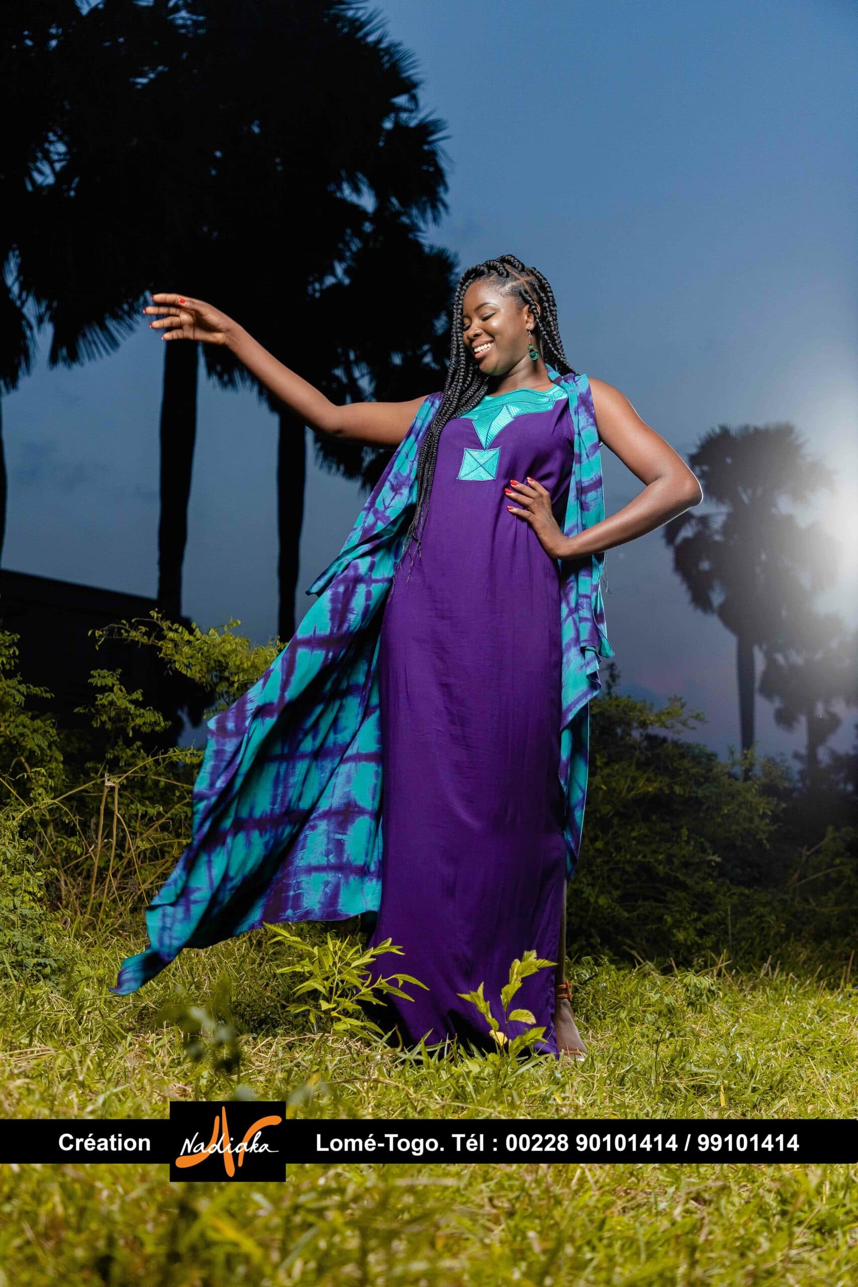 Ensemble robe longue tunique violette brodée et cap batik