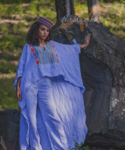 Ensemble pantalon et boubou asymétrique, tissu lin mix pagne tissé traditionnel, couleur bleu ciel.