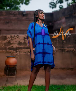 Boubou long brodé en tissu voile de coton teinture bleu