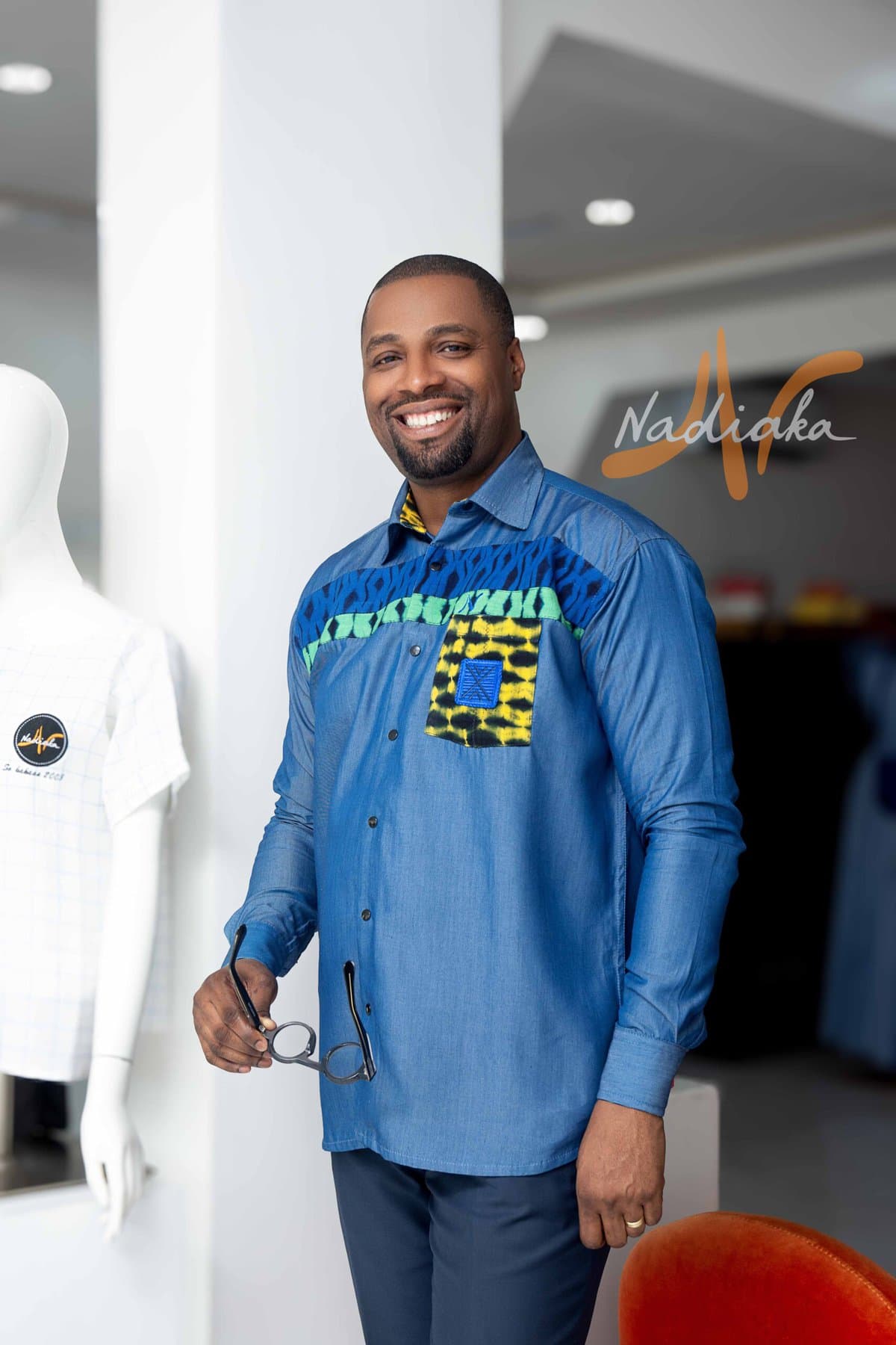 Chemise manches longues en tissu jean mix pagne baoulé , col classique