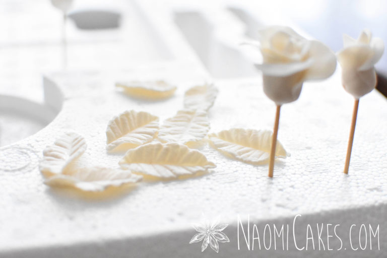 How to Make Realistic Leaves for Gum Paste Roses [Tutorial]