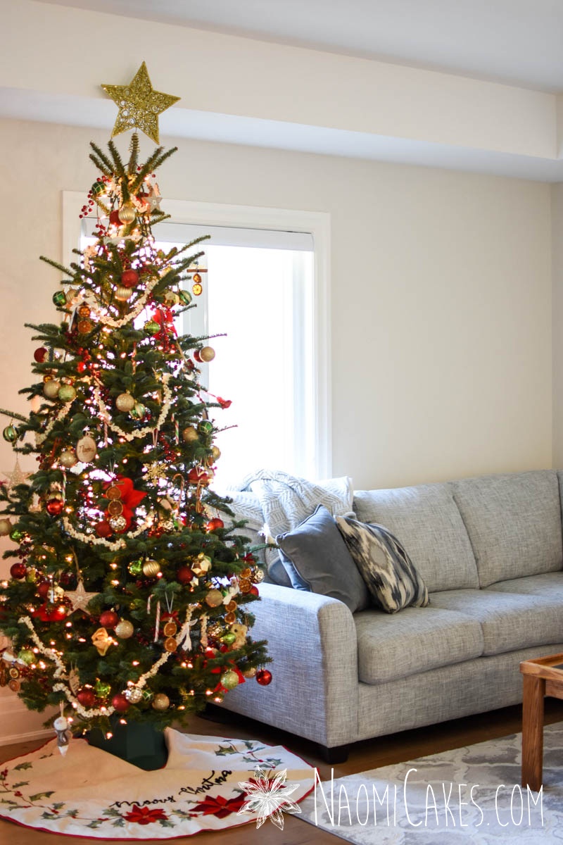 Christmas tree with popcorn garland