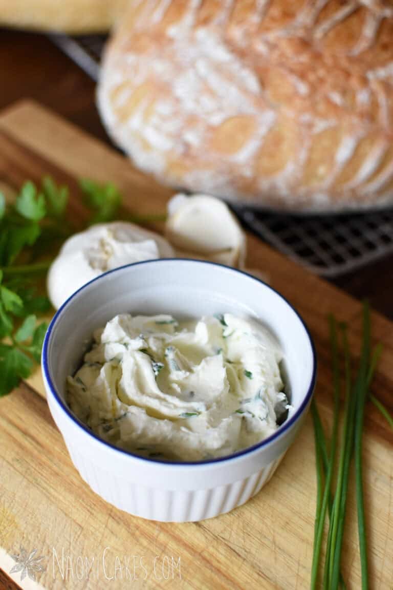 Herb and Garlic Cream Cheese Spread [Recipe]