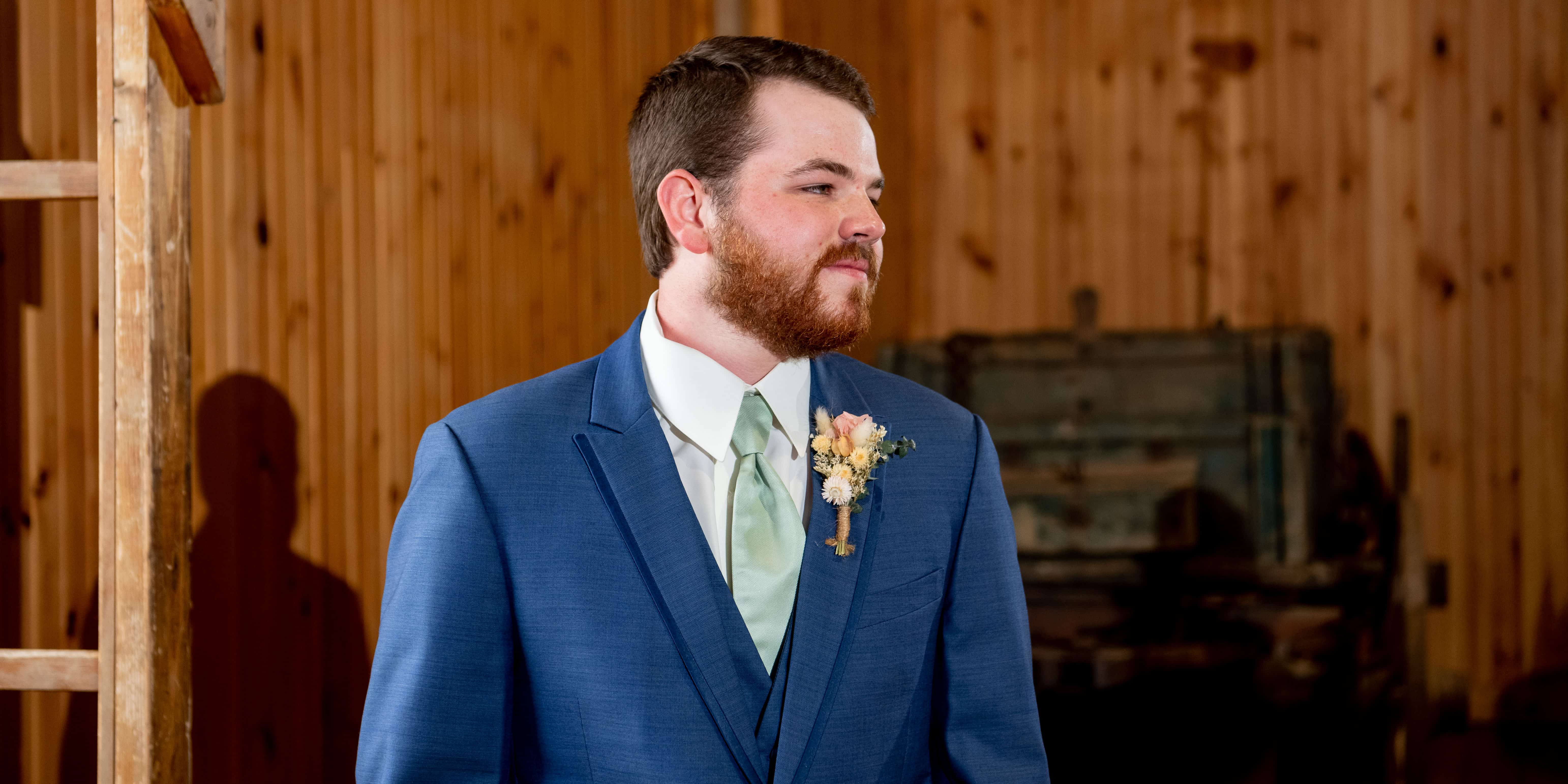 groom seeing bride for the first time