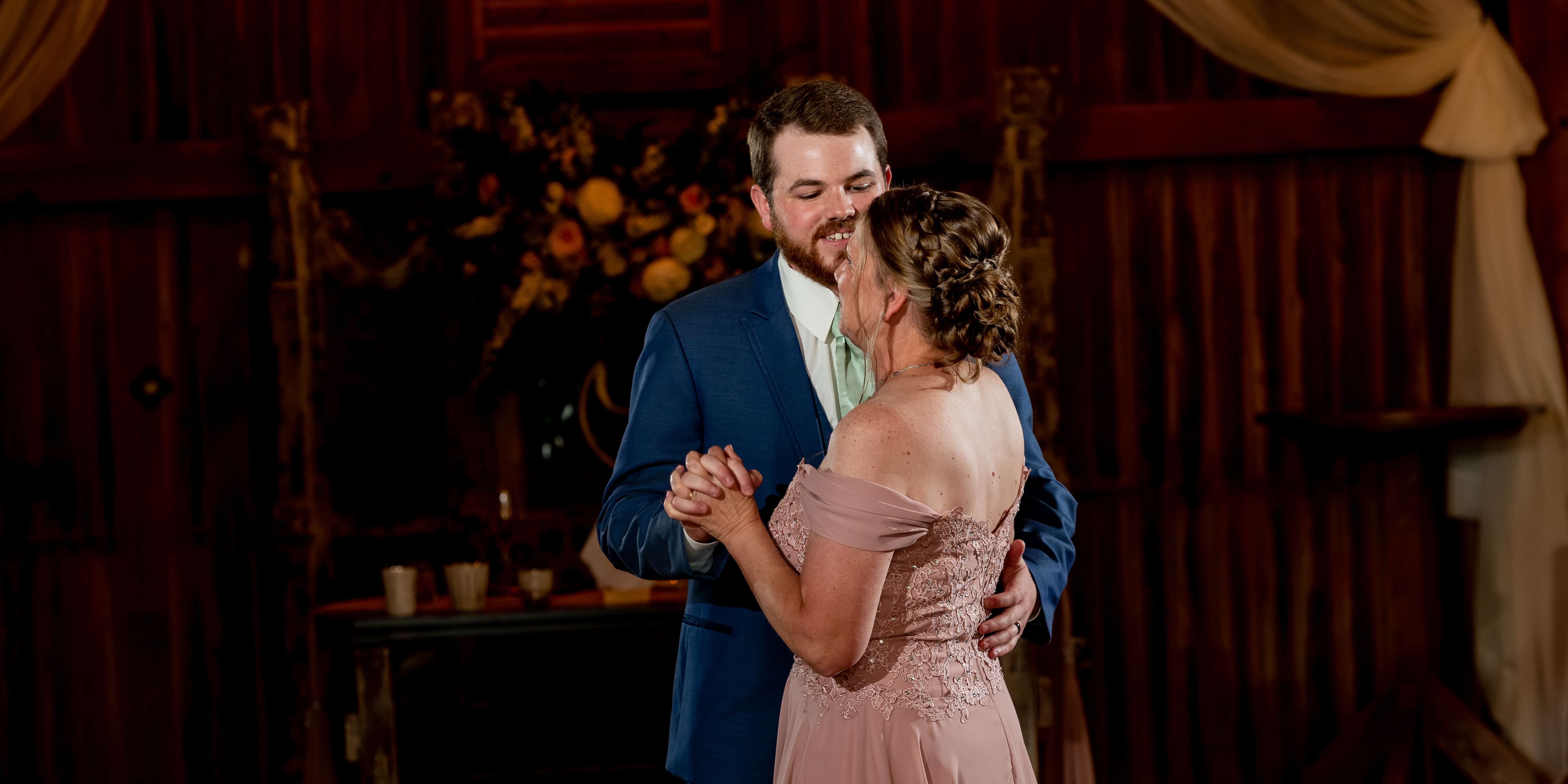 groom dancing with his mom