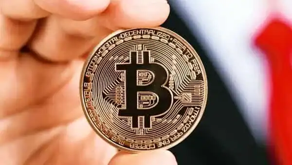 Bitcoin Soars Past $100,000 for the First Time in History as Trump’s Pro-Crypto Agenda and SEC Shakeup Ignite Massive Market Rally