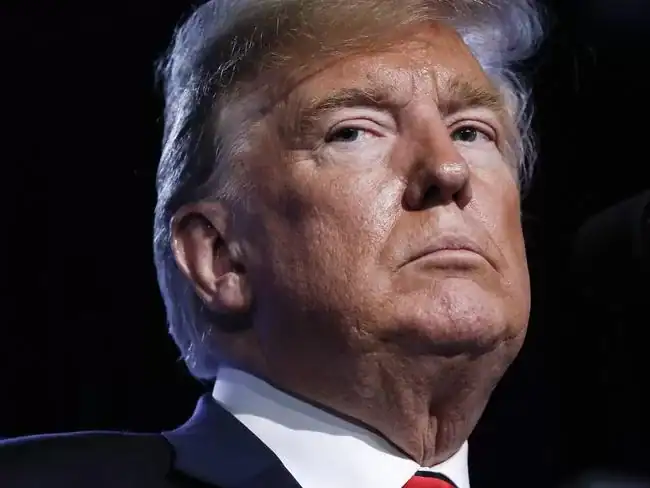 Trump’s Federal Spending Freeze Sparks Chaos: Medicaid, Housing, and Education Programs Paralyzed as Judge Blocks Controversial Order