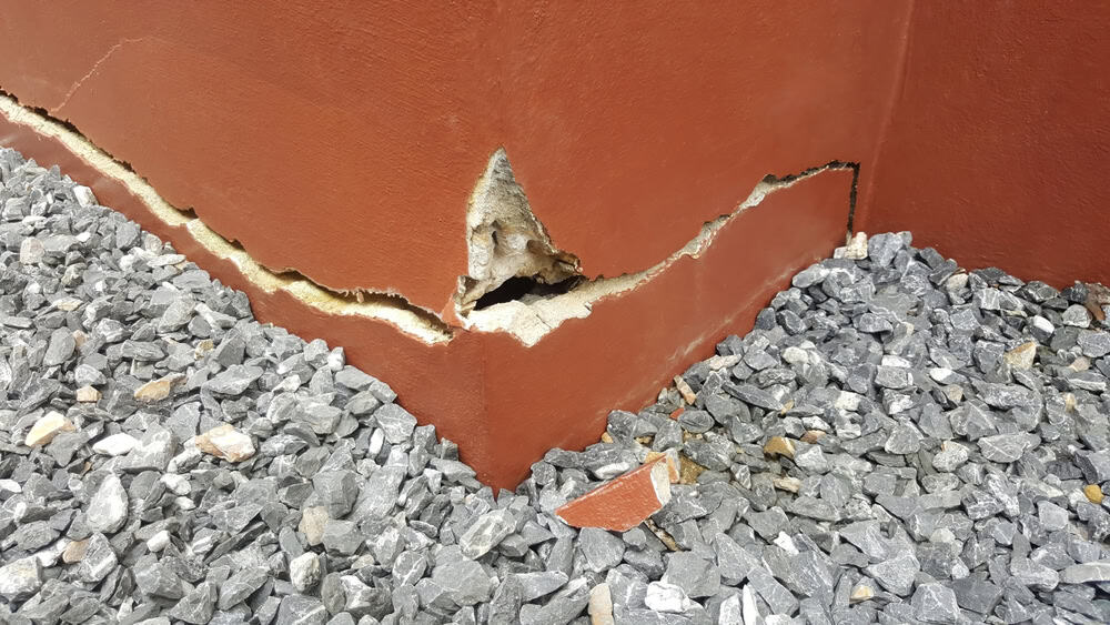 Severe foundation cracks—signs of structural damage that shouldn't be ignored!