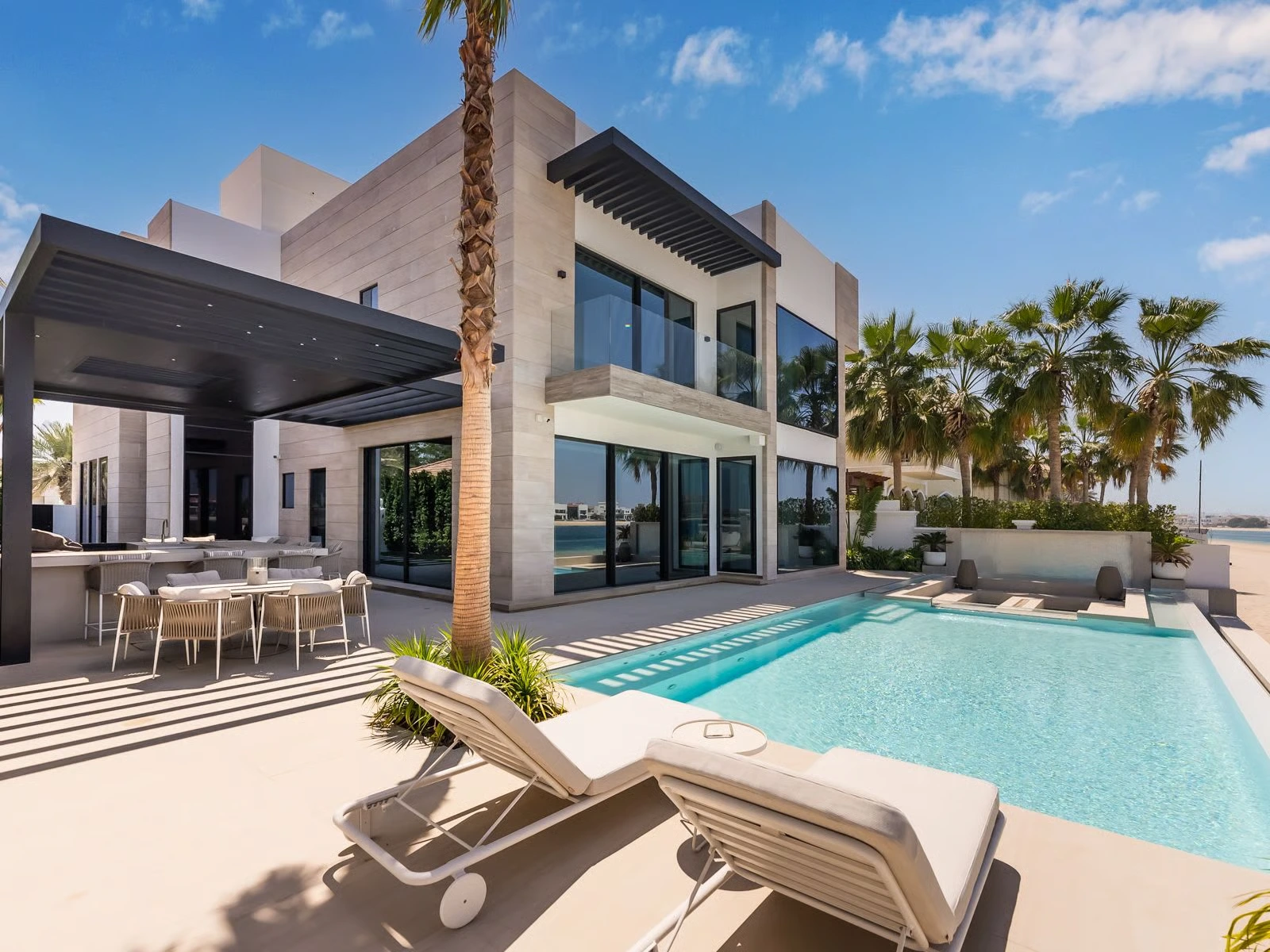 BUY YOUR DREAM PROPERTY<br><span class="text-theme">IN THE UAE</span>