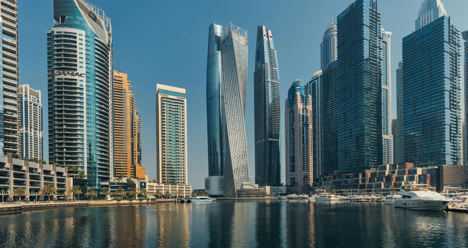 FIND YOUR PERFECT<br><span class="text-theme">RENTAL IN THE UAE</span>