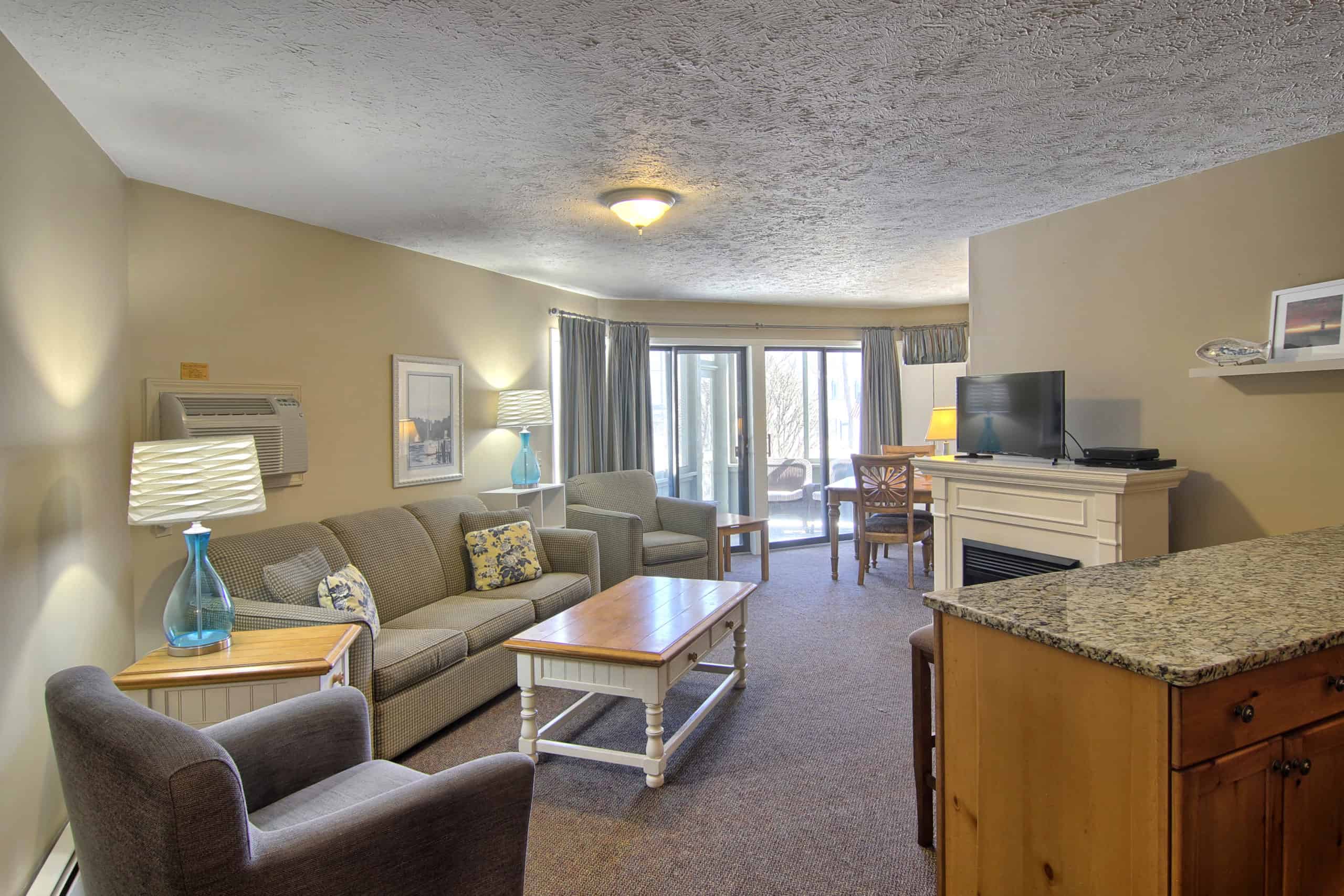 104 Pointes North Inn is a picture of the Living Room