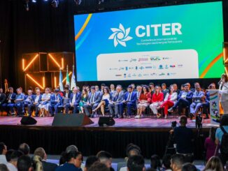 Fornecendo uma resposta de SEO relevante para a imagem do evento CITER em ambiente de conferência de energias renováveis, aqui está a descrição otimizada:.
